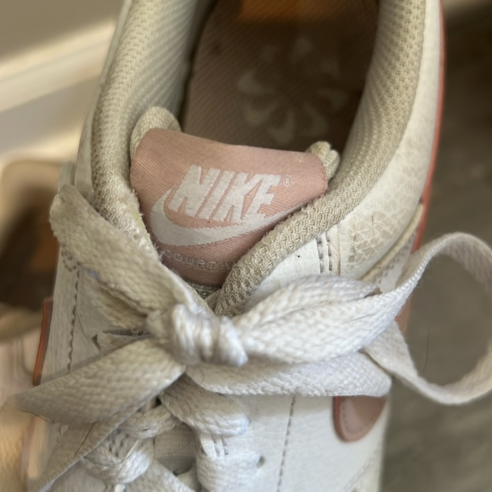 pink nike tennis shoes - Picture 4 of 4